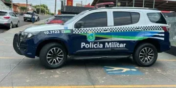 Noite da cueca: homem tenta invadir casas e causa confusão em Bairro