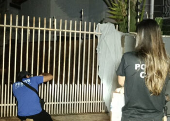 Homem morre após ficar com a cabeça presa em portão em Dourados