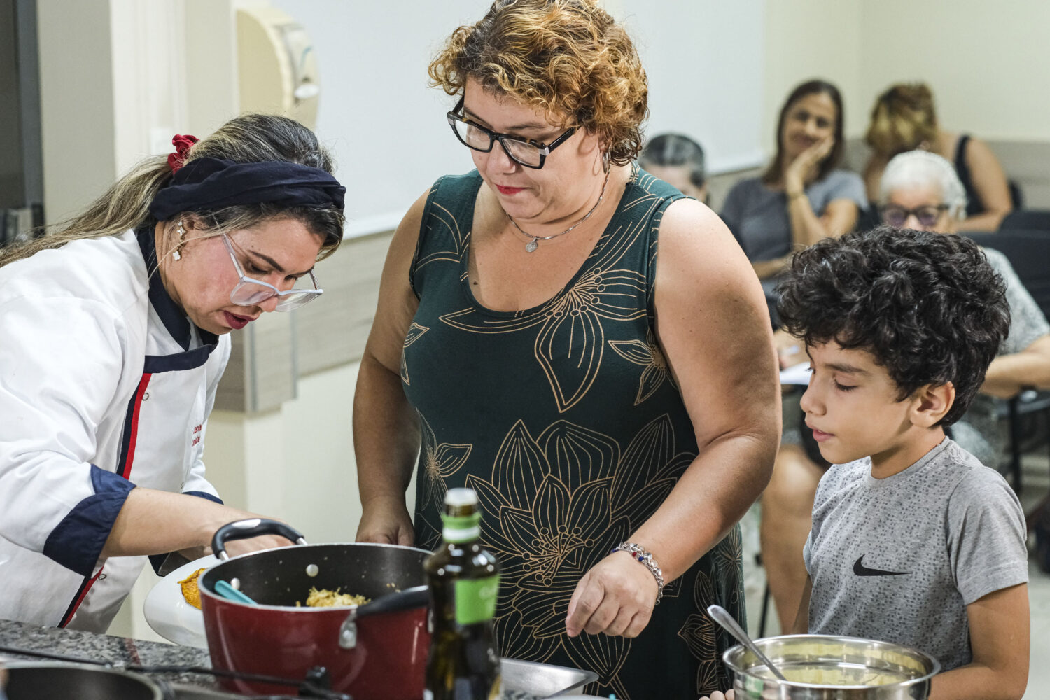 Cassems promove oficina culinária no Abril Azul para ajudar famílias atípicas em Campo Grande