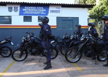 GCMs salvam a vida  de menino de 2 anos que se afogou em piscina