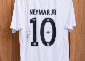 Camisa de Neymar do Santos será destaque em leilão beneficente em Campo Grande