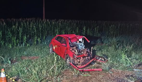 Motorista a caminho de feira agropecuária morre em grave acidente entre carro e carreta