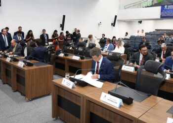 ALEMS vota projeto que obriga empresas a informar proibição de fidelização em contratos ALEMS vota projeto que obriga empresas a informar proibição de fidelização em contratos