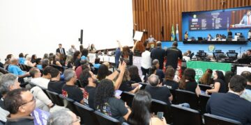 CCJR aprova sete projetos