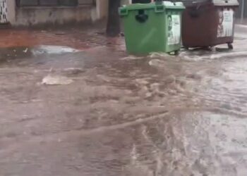 Temporal com ventos fortes causa alagamentos e granizo em São Gabriel do Oeste