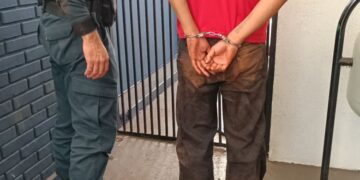 Menina é derrubada no chão e estuprada ao voltar da escola