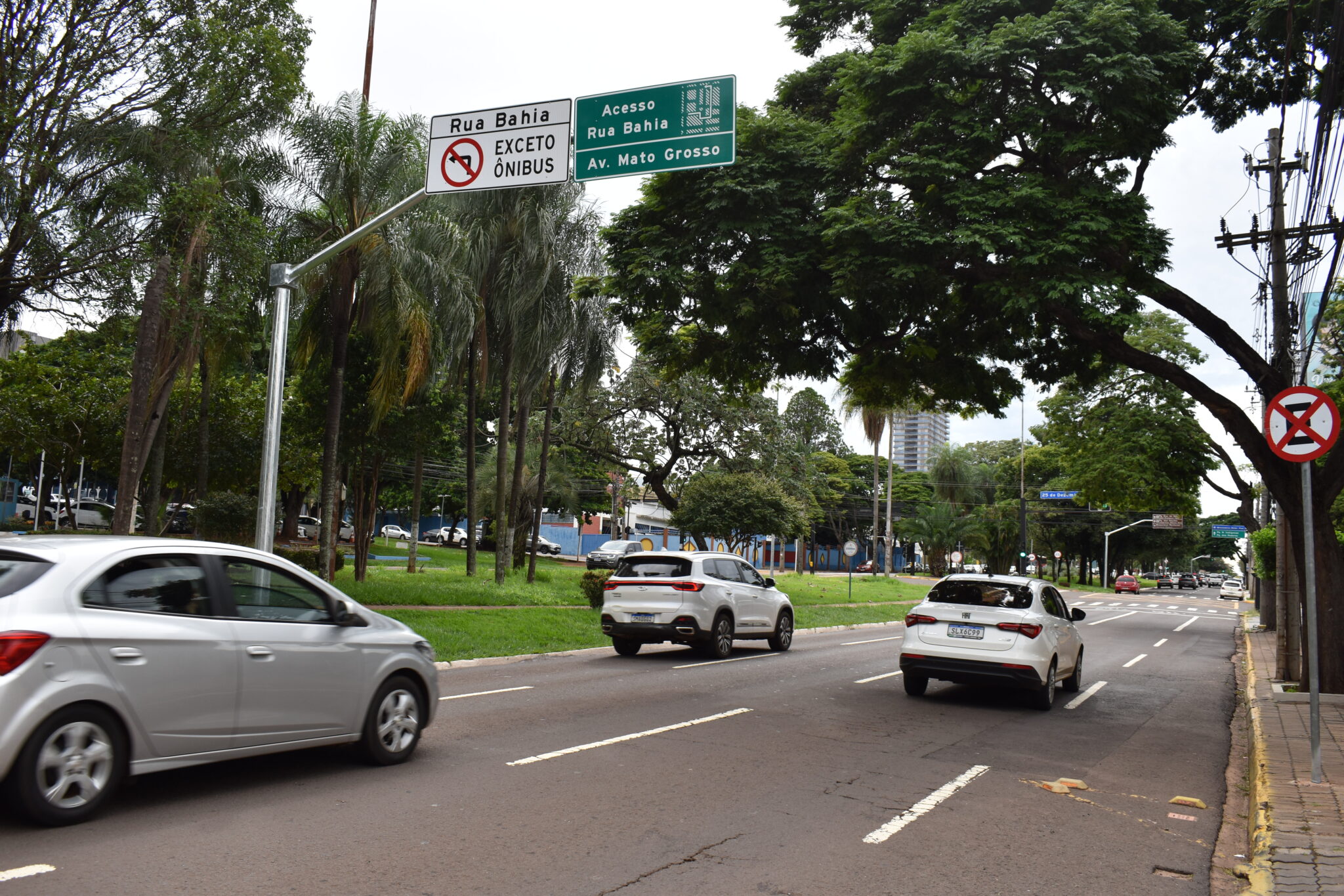 Funcionando em caráter educativo, mudança na Afonso Pena começou hoje