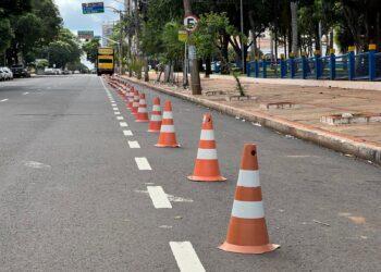 Intervenção na Rua Goiás muda trânsito e Agetran orienta desvios Intervenção na Rua Goiás muda trânsito e Agetran orienta desvios