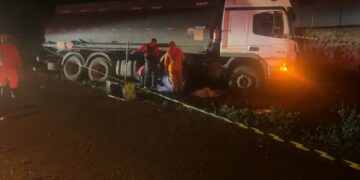 Tragédia na BR-262: jovem morre ao bater moto de frente com caminhão