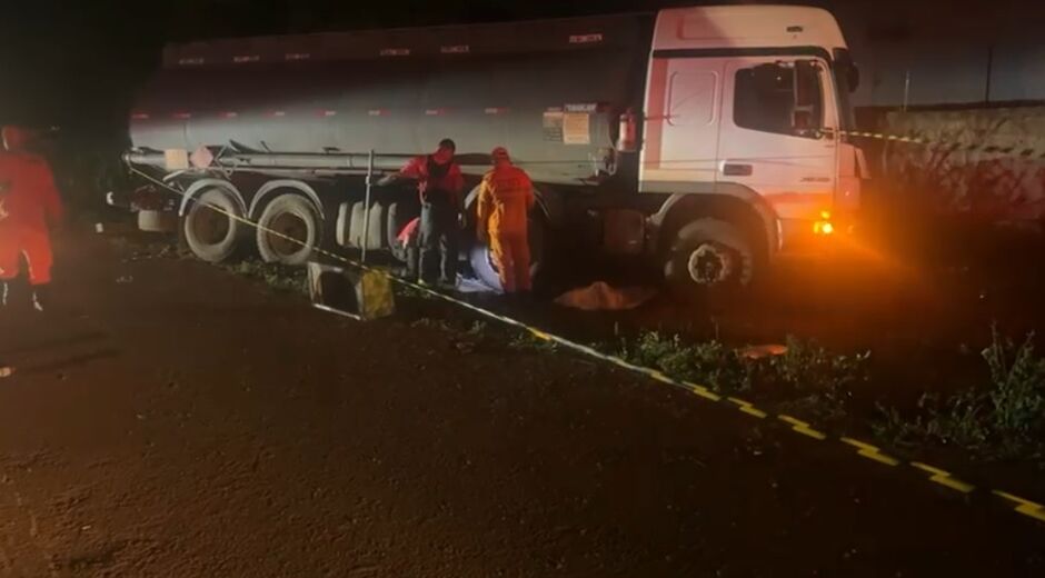 Tragédia na BR-262: jovem morre ao bater moto de frente com caminhão