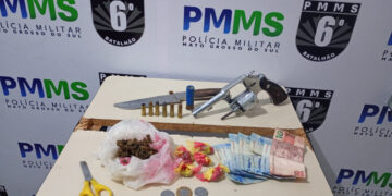 Homem é preso com arma raspada e drogas