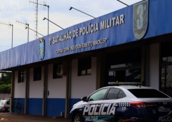 Suspeito atira contra viatura durante perseguição e é preso