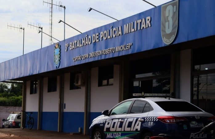 Suspeito atira contra viatura durante perseguição e é preso