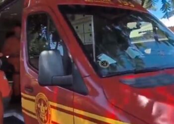 Facada no pescoço: homem é atacado em plena luz do dia na Capital Facada no pescoço: homem é atacado em plena luz do dia na Capital