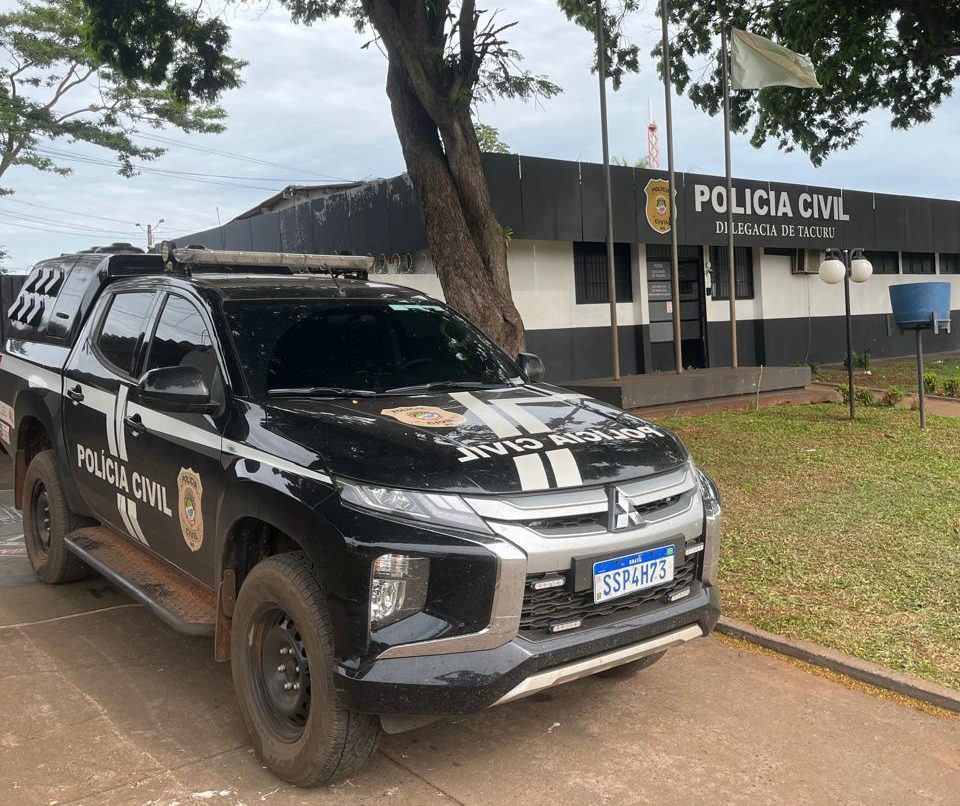 Rapaz pede ajuda do irmão, invade casa e ameaça ex