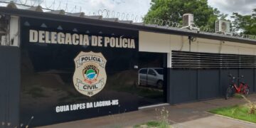 Ataque com machado deixa homem em estado grave e mulher é presa em flagrante