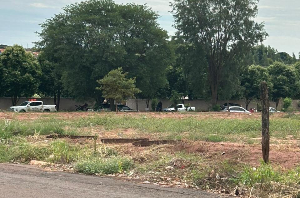 Corpo de vítima de feminicídio é desenterrado e apresenta sinais de necrofilia