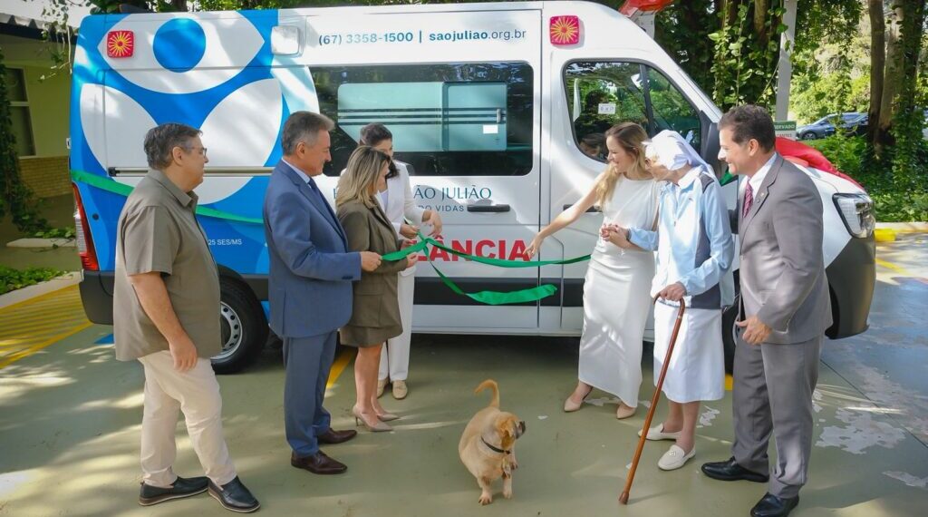 Nova ambulância reforça atendimento do Hospital São Julião em Campo Grande