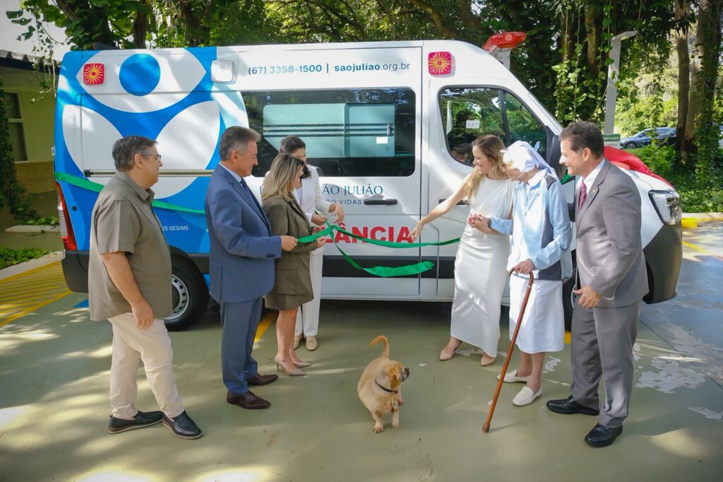 Nova ambulância reforça atendimento do Hospital São Julião em Campo Grande