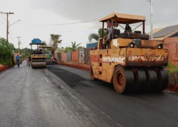 Prefeitura assina liberação de R$ 136 milhões para asfalto em 28 bairros