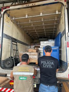 Carne irregular para merenda escolar é apreendida e motorista acaba preso em flagrante