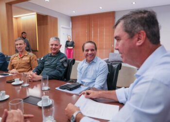 Coronel David destaca avanços para militares após reunião com Riedel