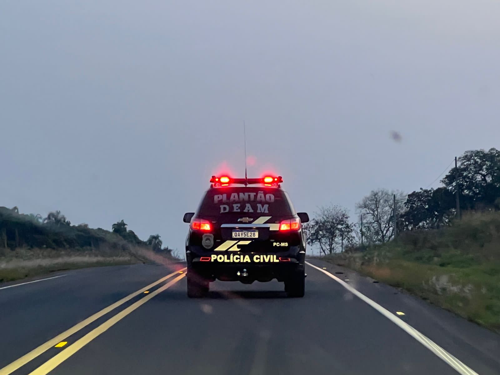 Foragido por roubo e investigado por violência contra mulher é capturado pela DEAM