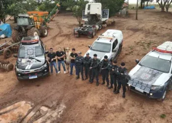 Celulares apreendidos em operação vão ajudar a identificar envolvidos em esquema de cargas furtadas Celulares apreendidos em operação vão ajudar a identificar envolvidos em esquema de cargas furtadas