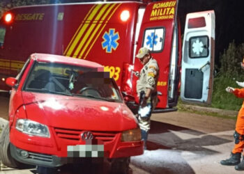 Passageiro é atropelado por motorista de aplicativo após tentar ajudar