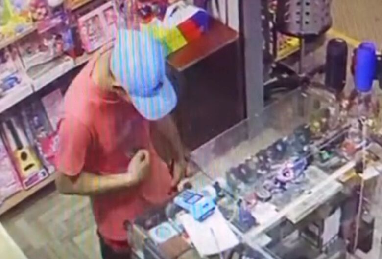 Cartão perdido vira prejuízo: jovem é identificado após série de compras por aproximação