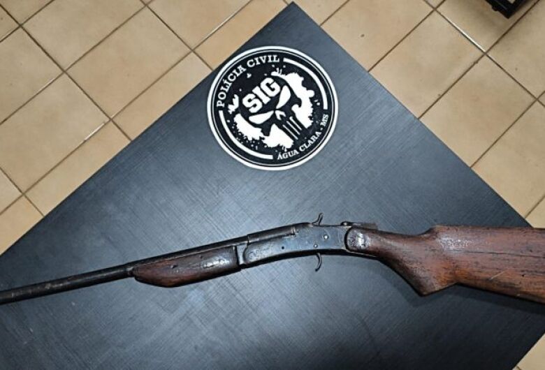 Homem é preso com espingarda após ameaçar matar a ex