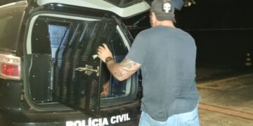 Homem que esfaqueou desafeto por dívida de roupas e dinheiro é preso