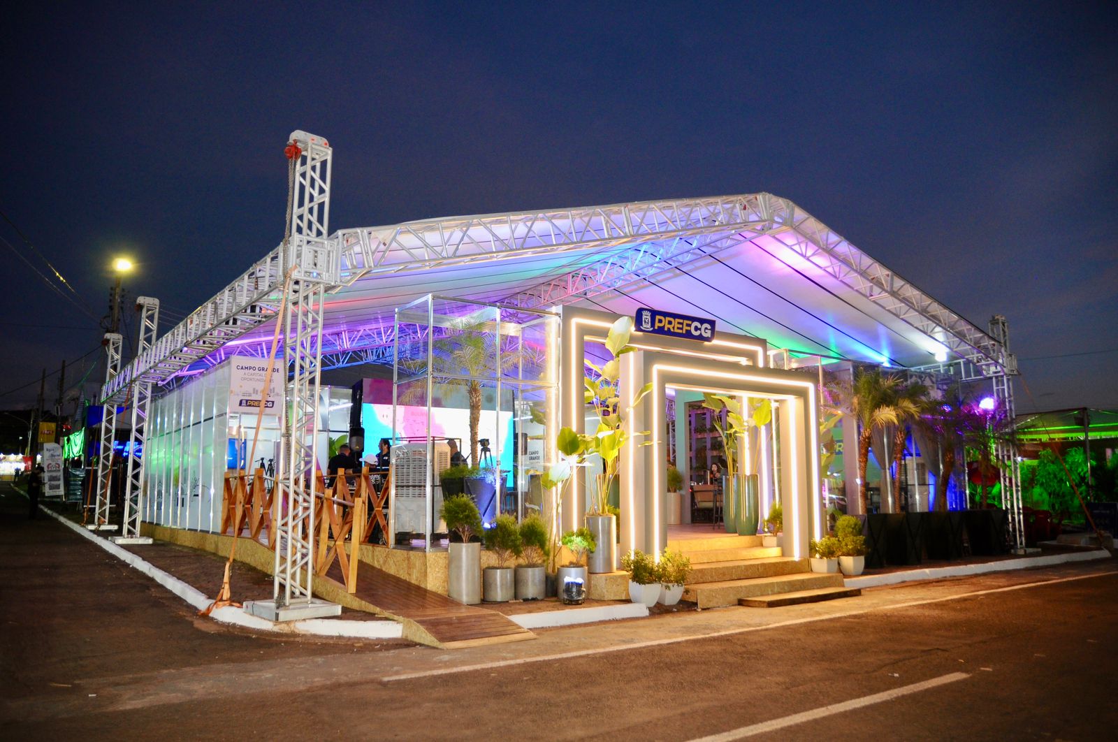 Estande da Prefeitura recebe painel Mulheres Inovadoras na Expogrande 2026