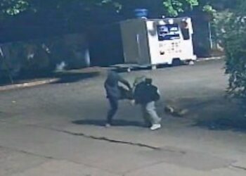 Vídeo: Ex não aceita fim do relacionamento, arma emboscada e tenta matar jovem a facadas em Campo Grande