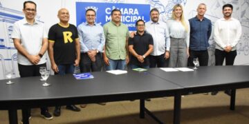 Fiems e Câmara firmam convênio que oferece desconto na conta de luz dos servidores
