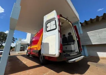 Motorista de micro-ônibus é atacado e esfaqueado