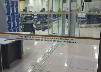 Em surto, homem com tornozeleira morre após invadir banco em Campo Grande