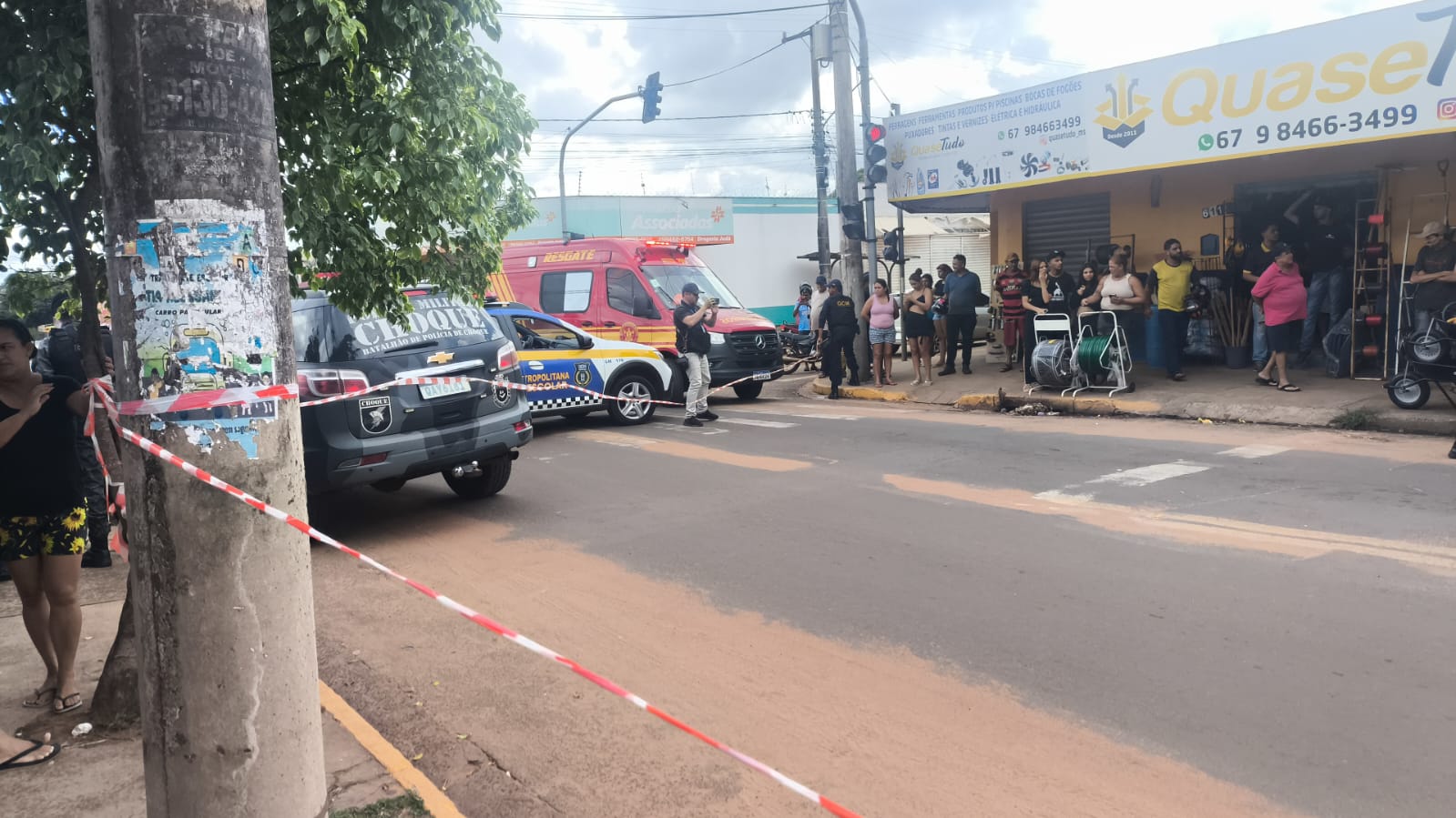 Homem é executado a tiros dentro de barbearia em Campo Grande