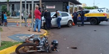 Motociclista atingido por motorista embriagado segue internado; condutor foi preso