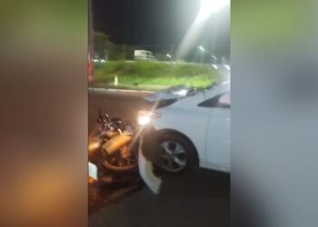 Motociclista morre após invadir contramão e bater de frente com carro em Campo Grande