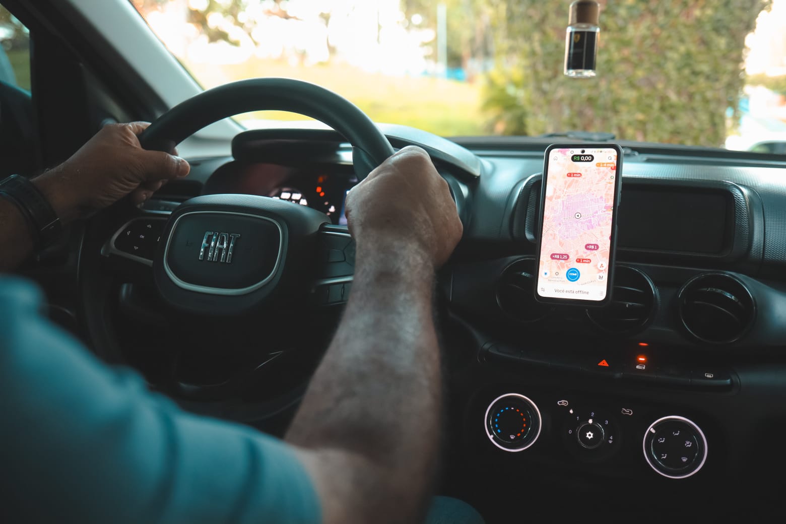 Lei que cria pontos de apoio a motoristas de aplicativo é sancionada em Campo Grande