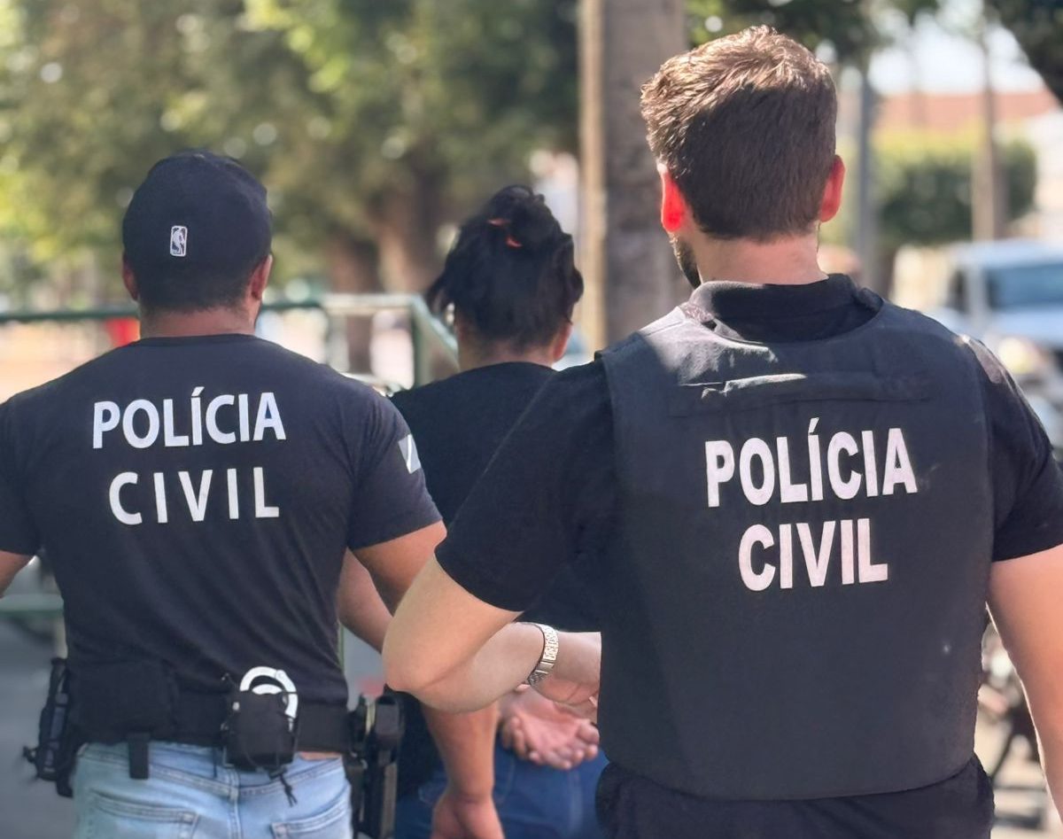 Mulher é presa por tráfico e extorsão