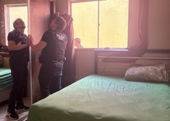 Suspeito de ameaçar ex é preso e polícia descobre condenação por tráfico