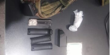 Suspeito de matar homem a tiros em oficina é localizado com drogas e documentos falsos