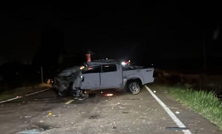 Acidente entre carro e caminhonete mata ao menos três pessoas na MS-289