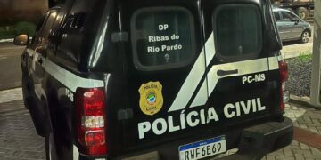 Motociclista é preso após atropelar duas crianças