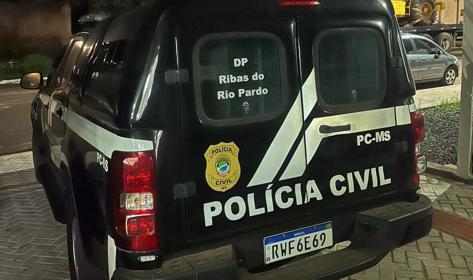 Motociclista é preso após atropelar duas crianças
