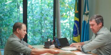 Riedel convoca reunião com militares após pedido de Coronel David
