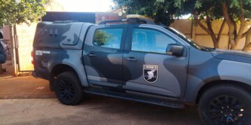 Suspeito enfrenta policiais, é baleado e morre após ação do Choque