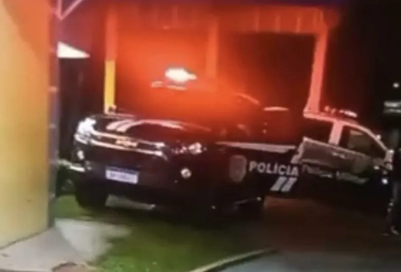 Homem e adolescente morrem após serem baleados em confronto